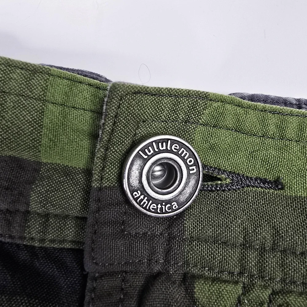 Lululemon Shorts Mens 36‎ Green Black Plaid Lined Athletic Drawstring Pockets